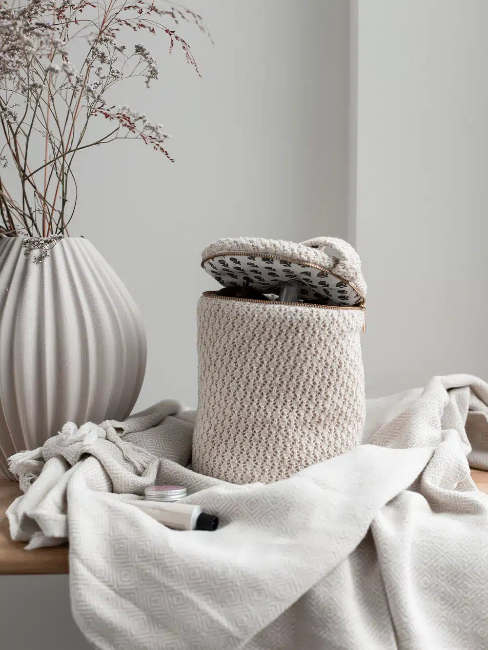 Strikket rund toilettaske