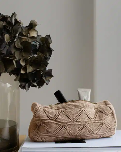 Strikket clutch i khaki