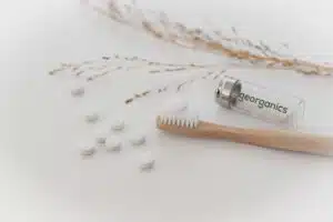 Bambus tandbørste og naturlige tandpasta tabletter